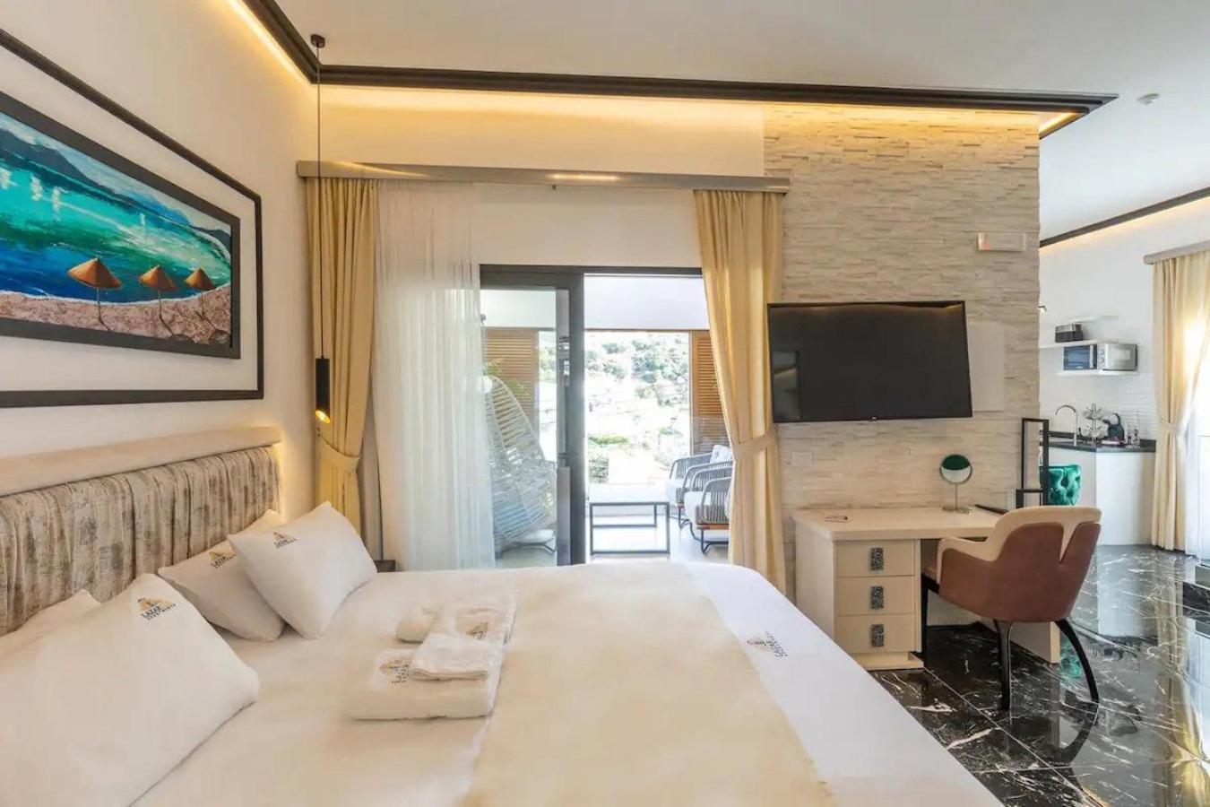 Lazar Lux Suites - Ammoudara Amoudara  Room photo